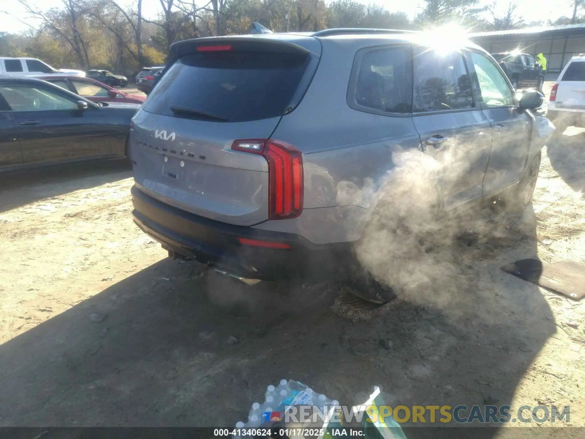 4 Photograph of a damaged car 5XYP5DHC1NG230900 KIA TELLURIDE 2022