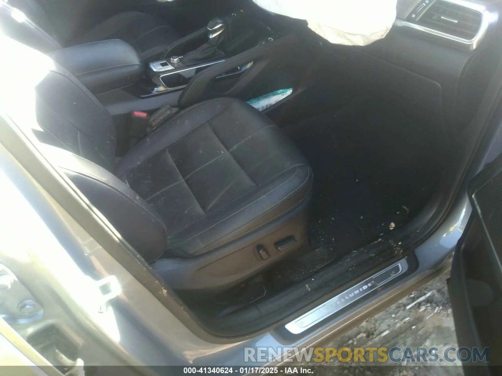 5 Photograph of a damaged car 5XYP5DHC1NG230900 KIA TELLURIDE 2022