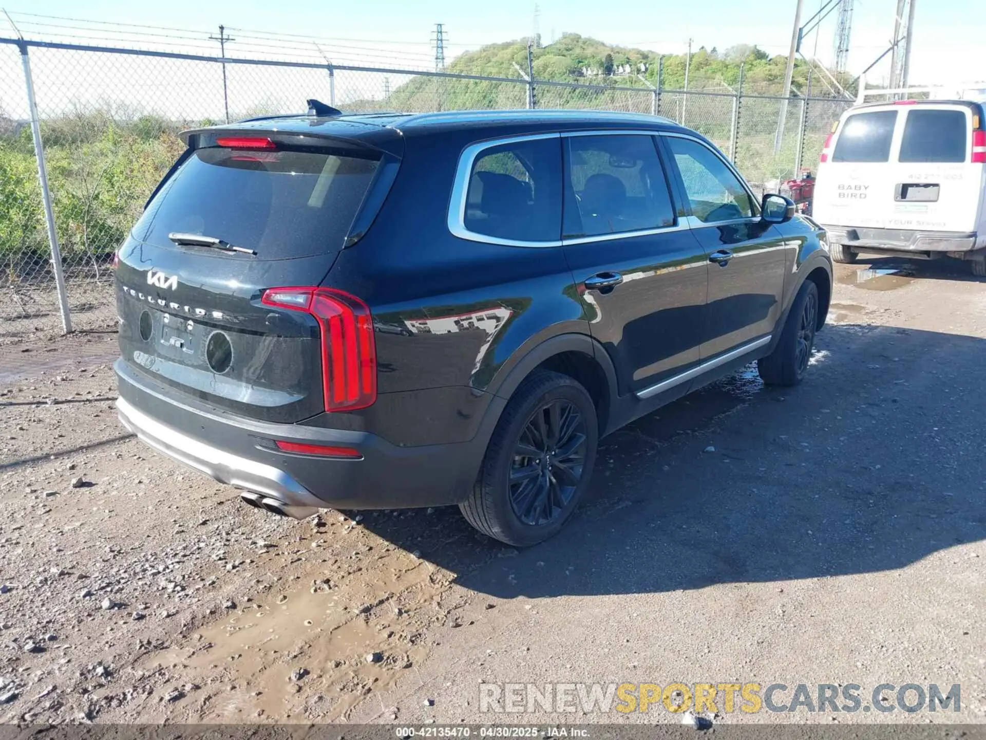 4 Photograph of a damaged car 5XYP5DHC1NG285427 KIA TELLURIDE 2022
