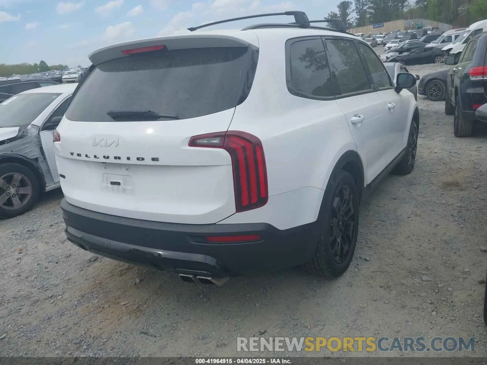 4 Photograph of a damaged car 5XYP5DHC1NG318216 KIA TELLURIDE 2022