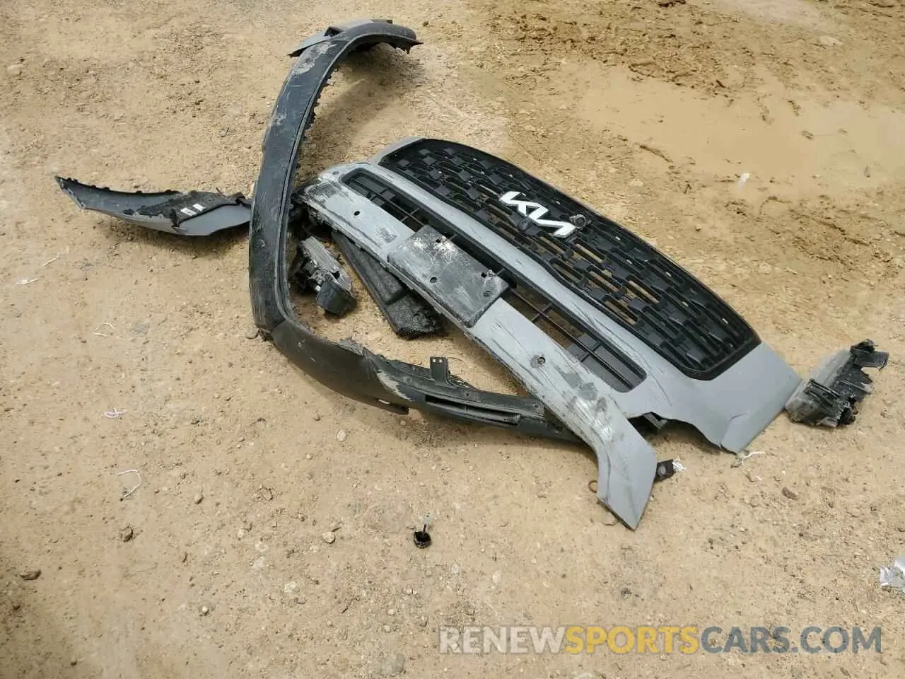 13 Photograph of a damaged car 5XYP5DHC2NG226841 KIA TELLURIDE 2022