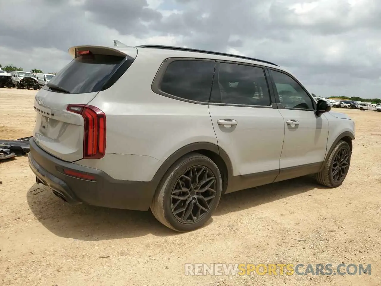 3 Photograph of a damaged car 5XYP5DHC2NG226841 KIA TELLURIDE 2022