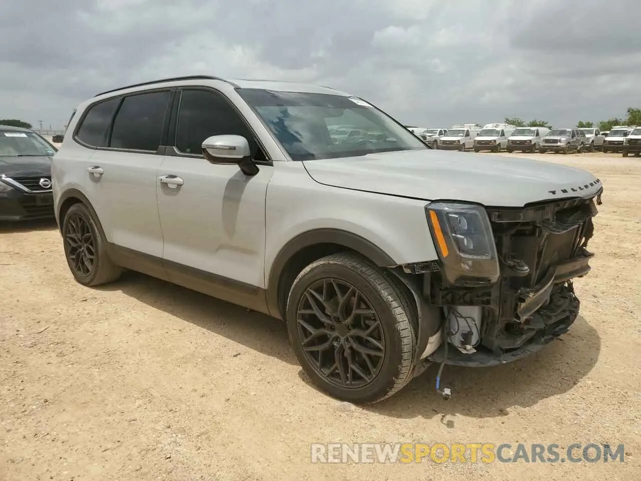 4 Photograph of a damaged car 5XYP5DHC2NG226841 KIA TELLURIDE 2022