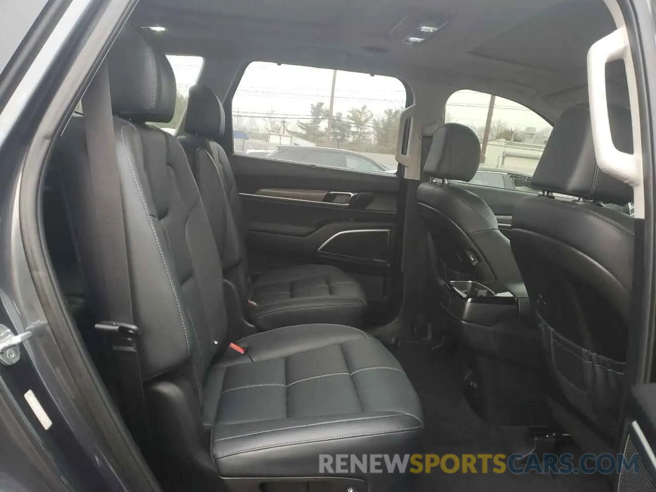 11 Photograph of a damaged car 5XYP5DHC2NG294671 KIA TELLURIDE 2022