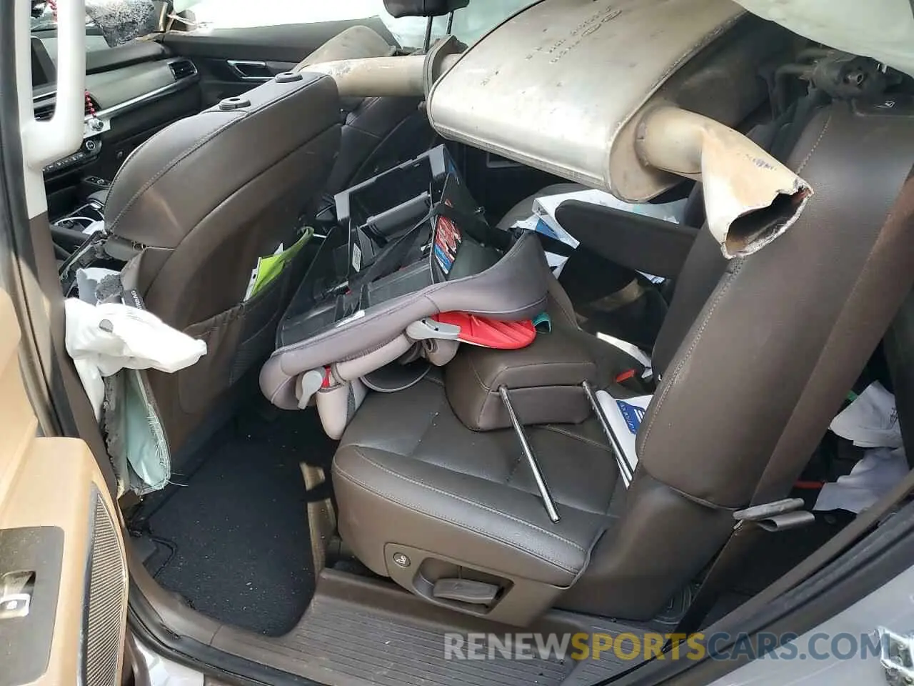 10 Photograph of a damaged car 5XYP5DHC4NG291268 KIA TELLURIDE 2022