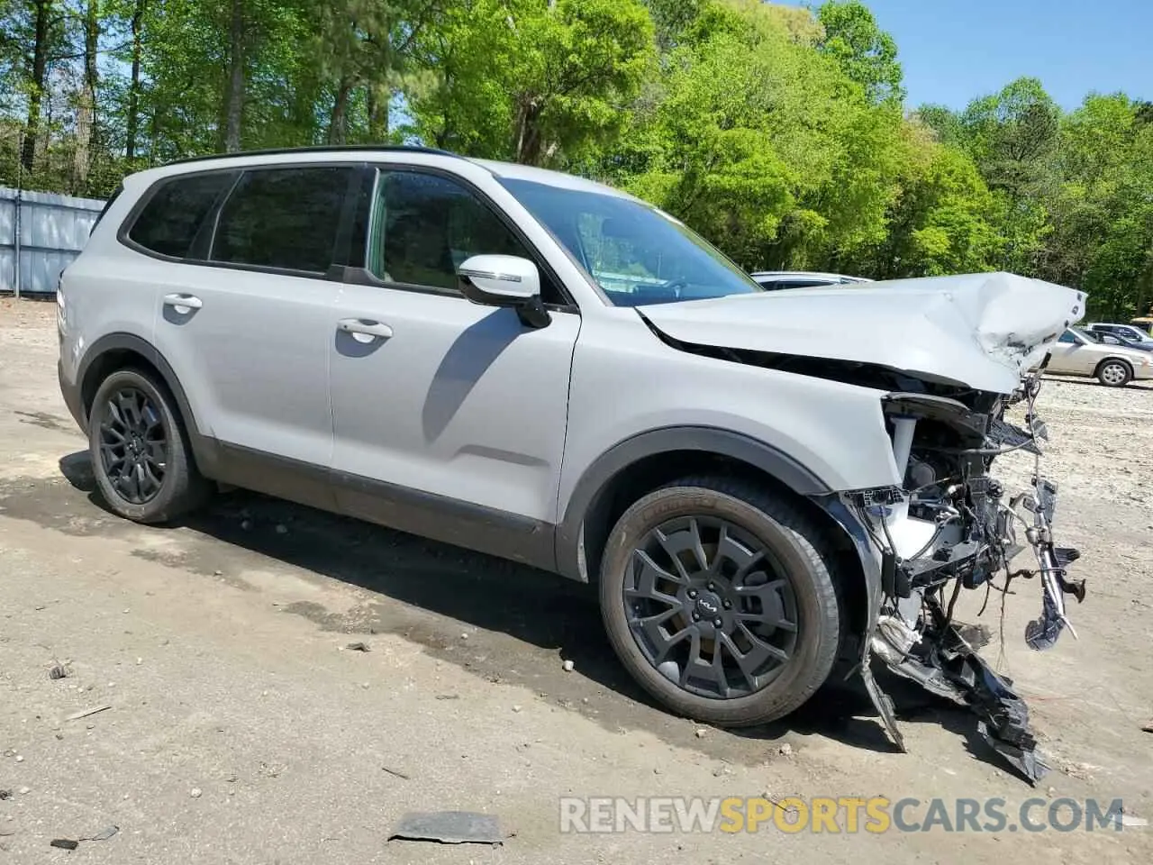 4 Photograph of a damaged car 5XYP5DHC5NG194998 KIA TELLURIDE 2022