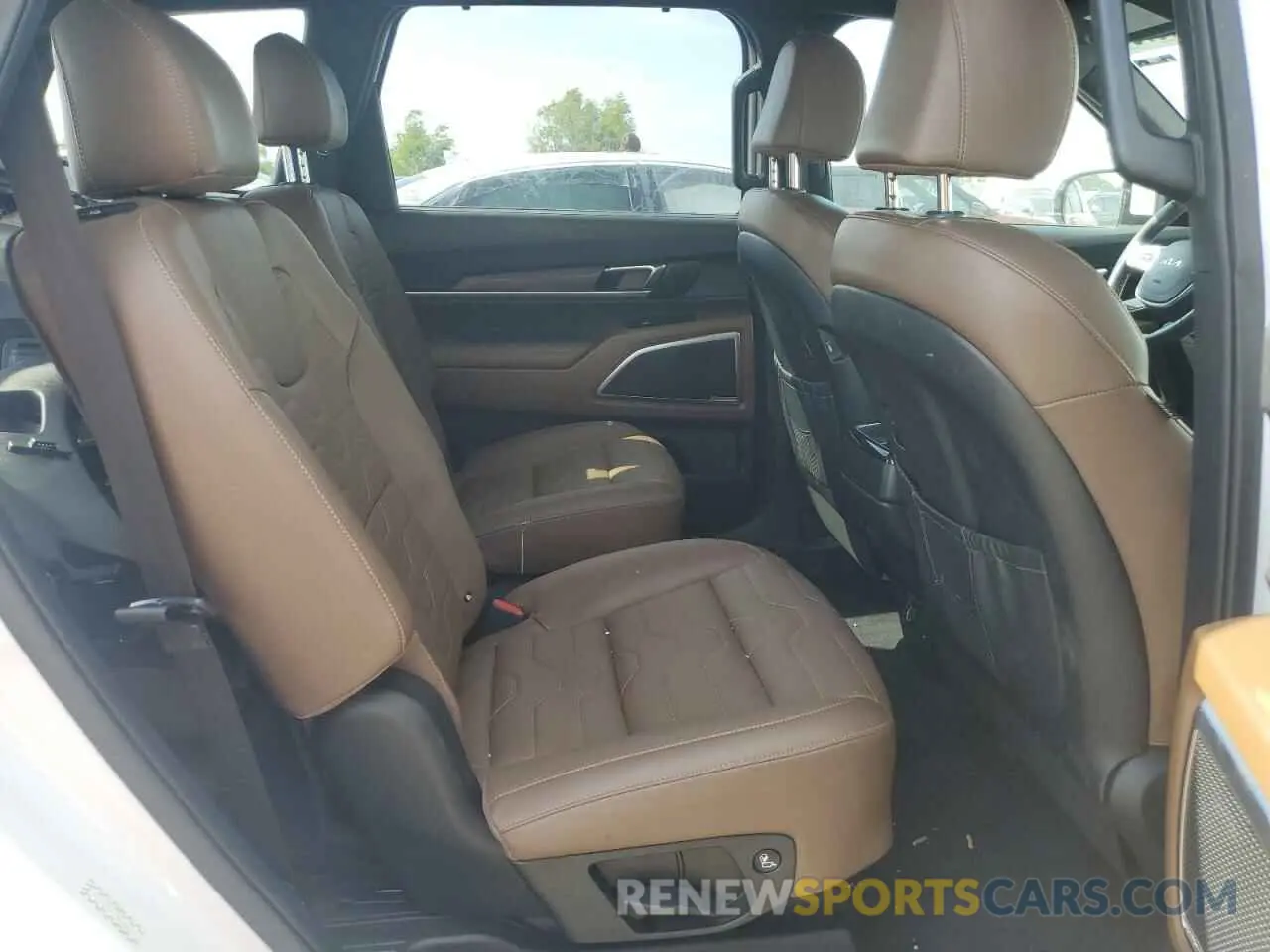 10 Photograph of a damaged car 5XYP5DHC7NG242551 KIA TELLURIDE 2022