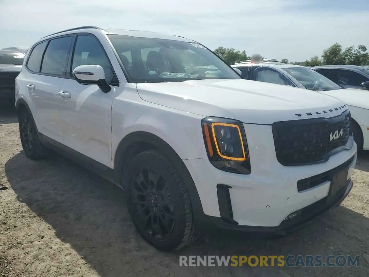 4 Photograph of a damaged car 5XYP5DHC7NG242551 KIA TELLURIDE 2022