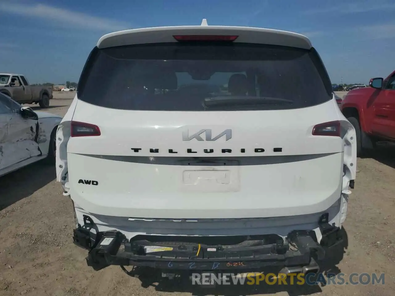 6 Photograph of a damaged car 5XYP5DHC7NG242551 KIA TELLURIDE 2022