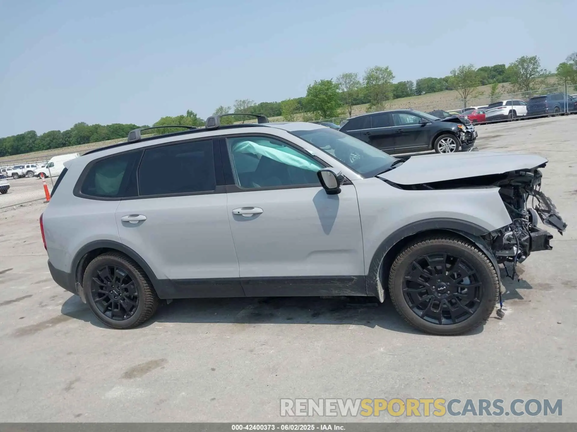 14 Photograph of a damaged car 5XYP5DHC7NG262332 KIA TELLURIDE 2022