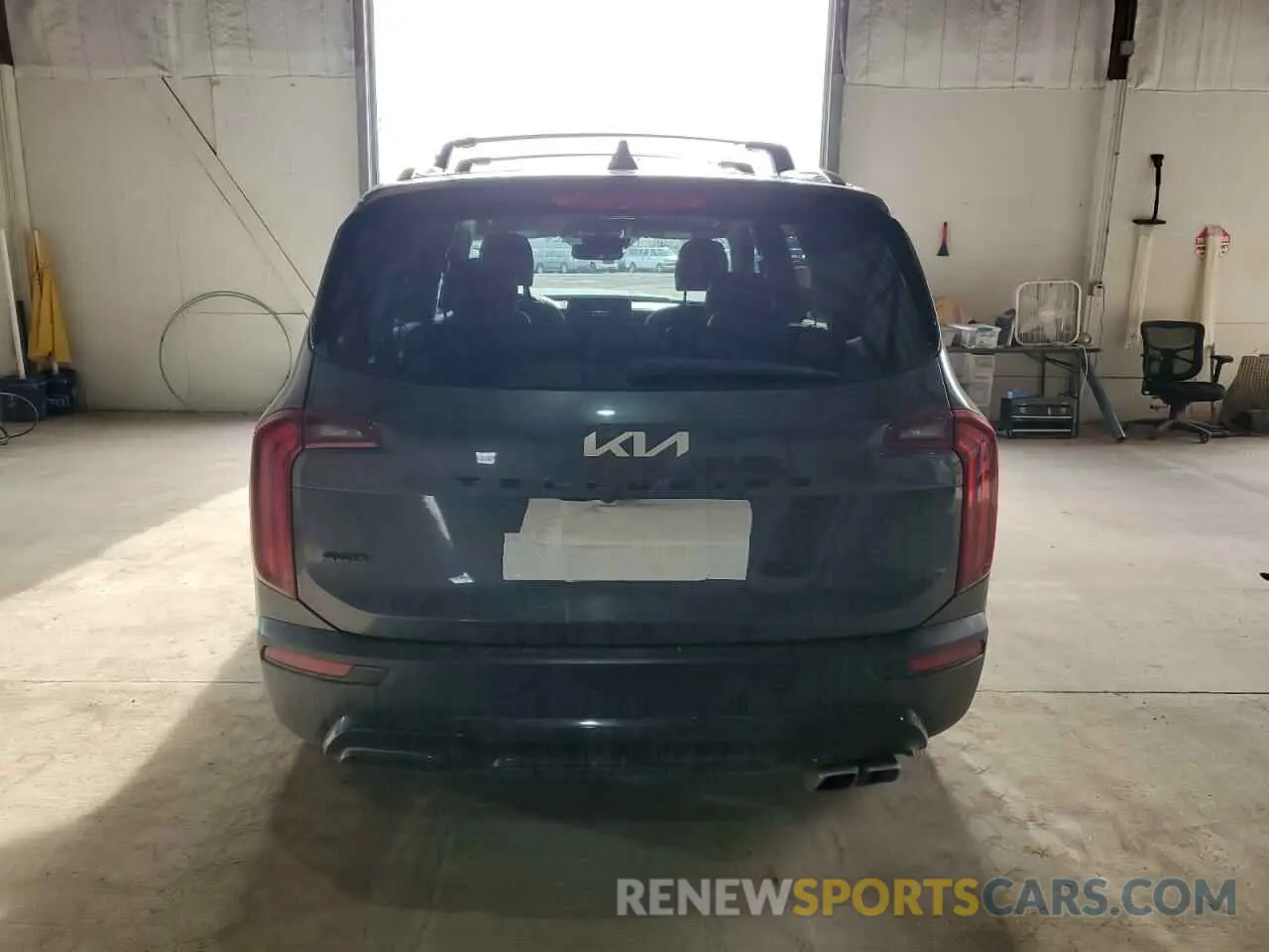 6 Photograph of a damaged car 5XYP5DHC9NG193935 KIA TELLURIDE 2022