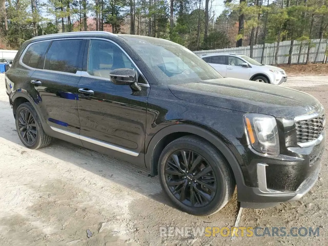 4 Photograph of a damaged car 5XYP5DHC9NG219577 KIA TELLURIDE 2022