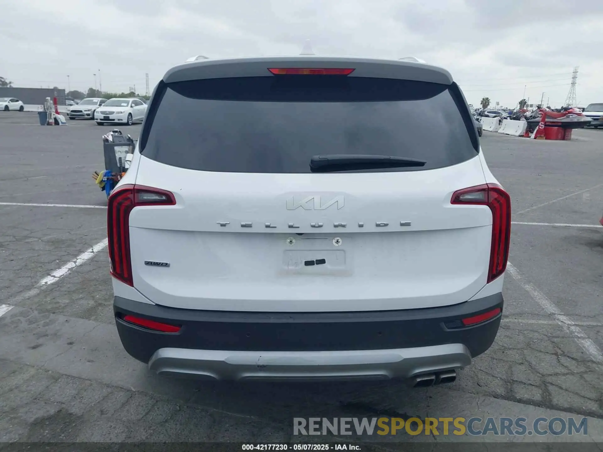 17 Photograph of a damaged car 5XYP5DHC9NG247668 KIA TELLURIDE 2022