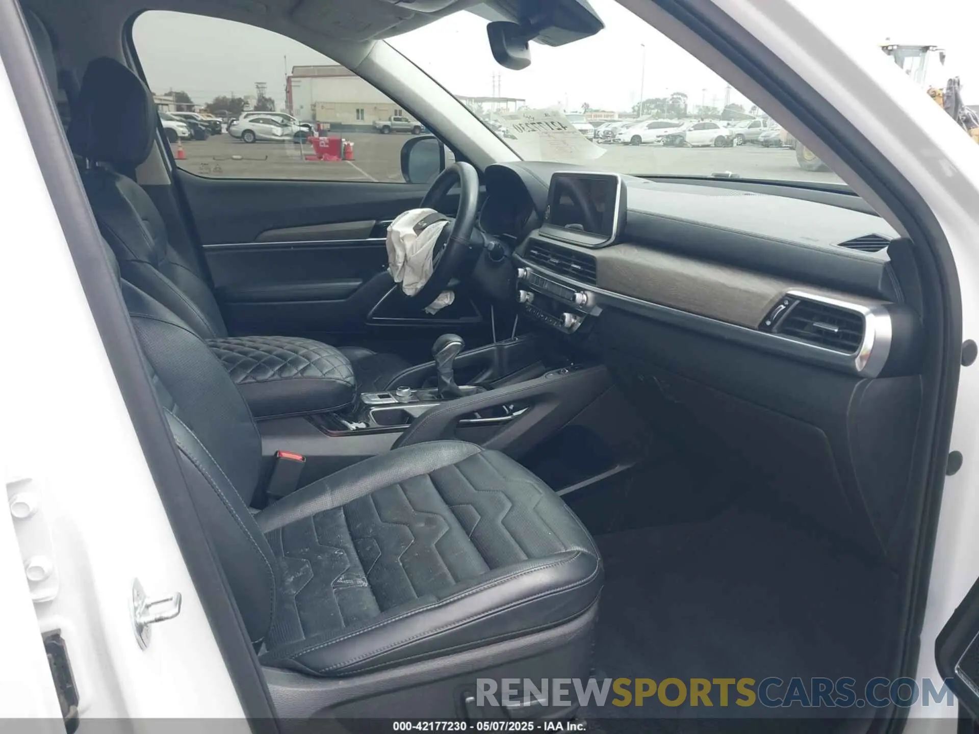 5 Photograph of a damaged car 5XYP5DHC9NG247668 KIA TELLURIDE 2022