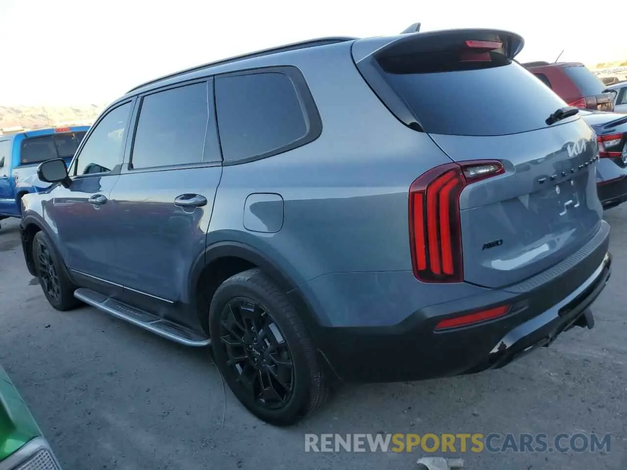 2 Photograph of a damaged car 5XYP5DHC9NG284252 KIA TELLURIDE 2022