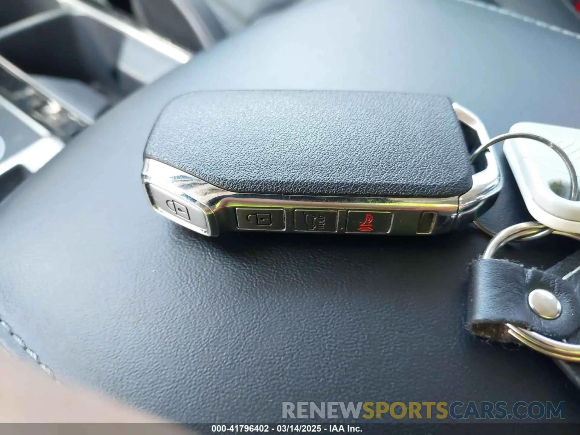 11 Photograph of a damaged car 5XYP5DHC9NG289323 KIA TELLURIDE 2022