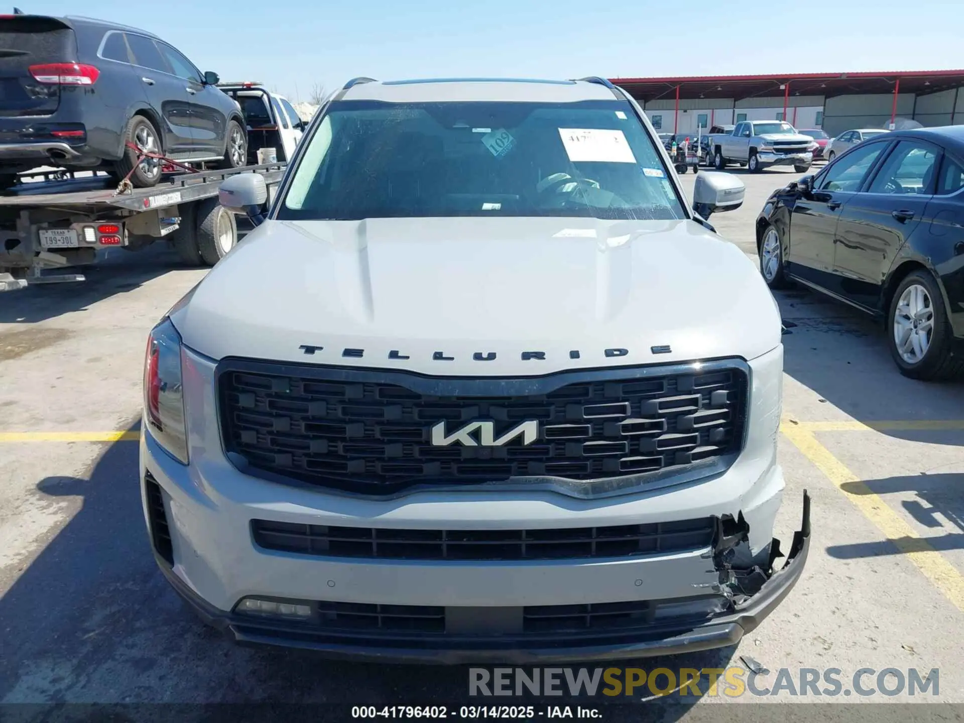 13 Photograph of a damaged car 5XYP5DHC9NG289323 KIA TELLURIDE 2022