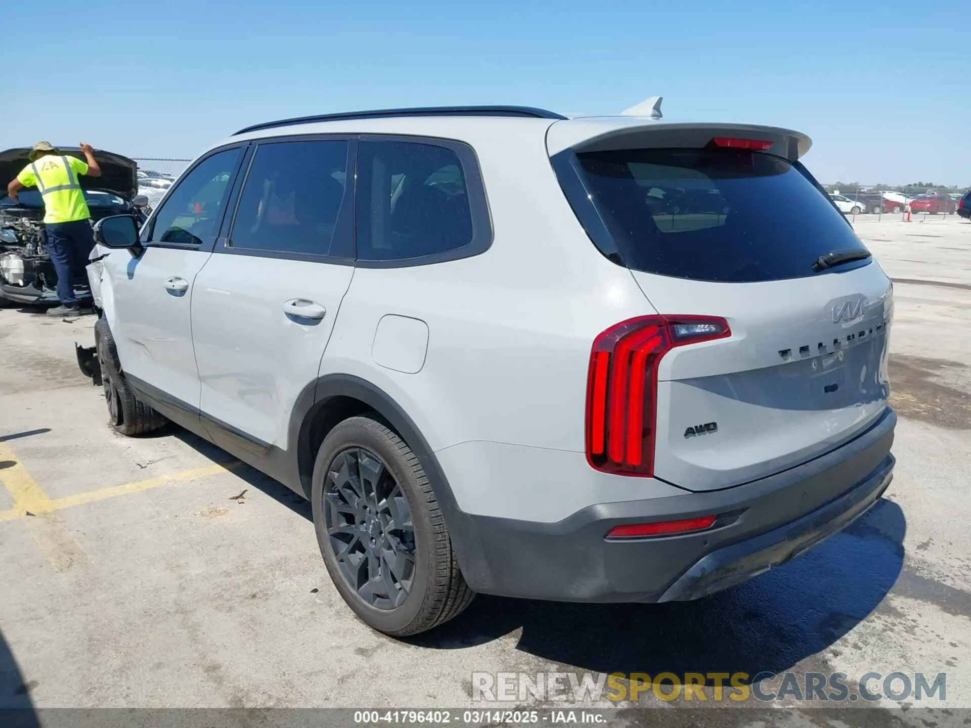 3 Photograph of a damaged car 5XYP5DHC9NG289323 KIA TELLURIDE 2022