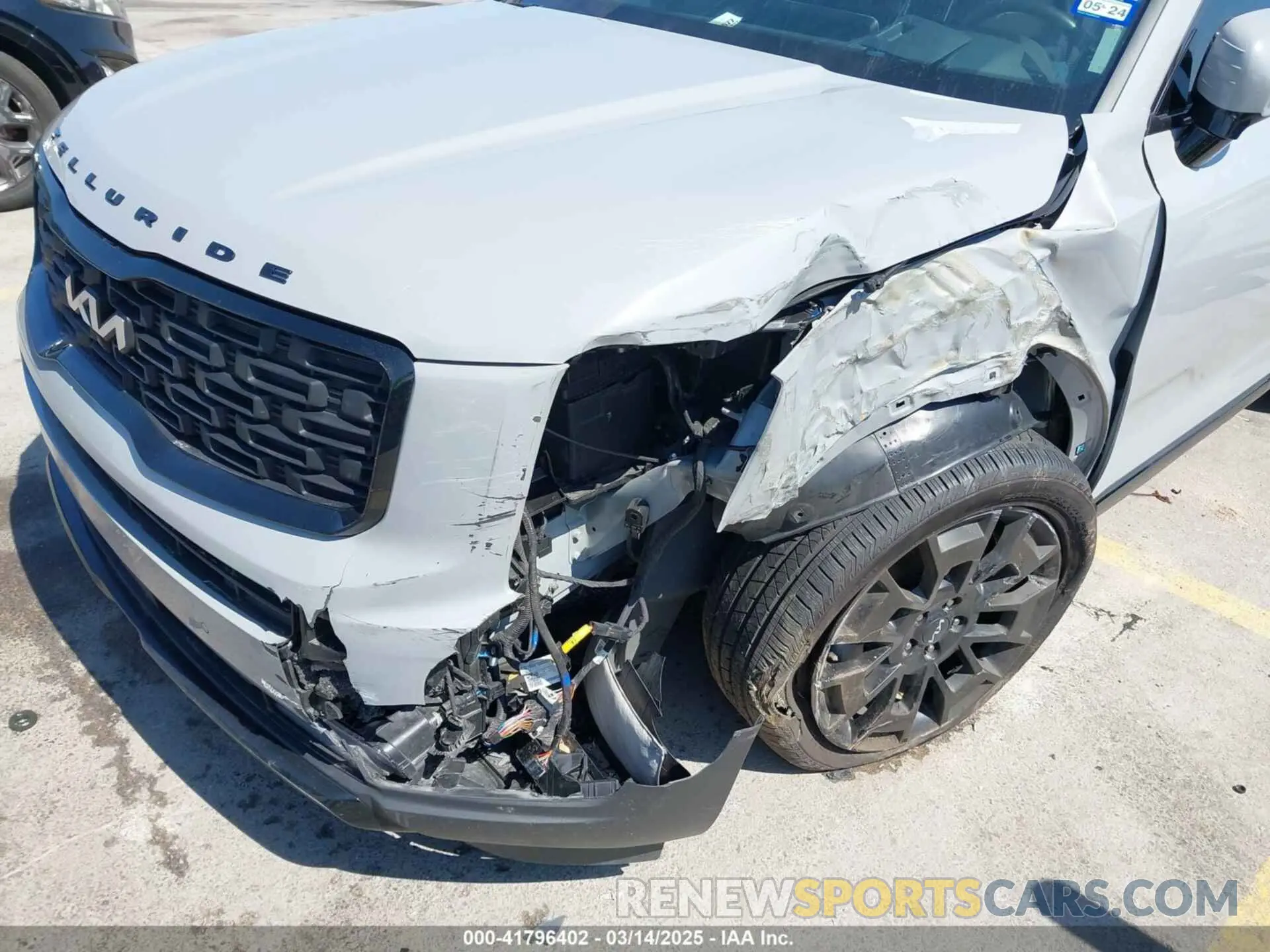 6 Photograph of a damaged car 5XYP5DHC9NG289323 KIA TELLURIDE 2022