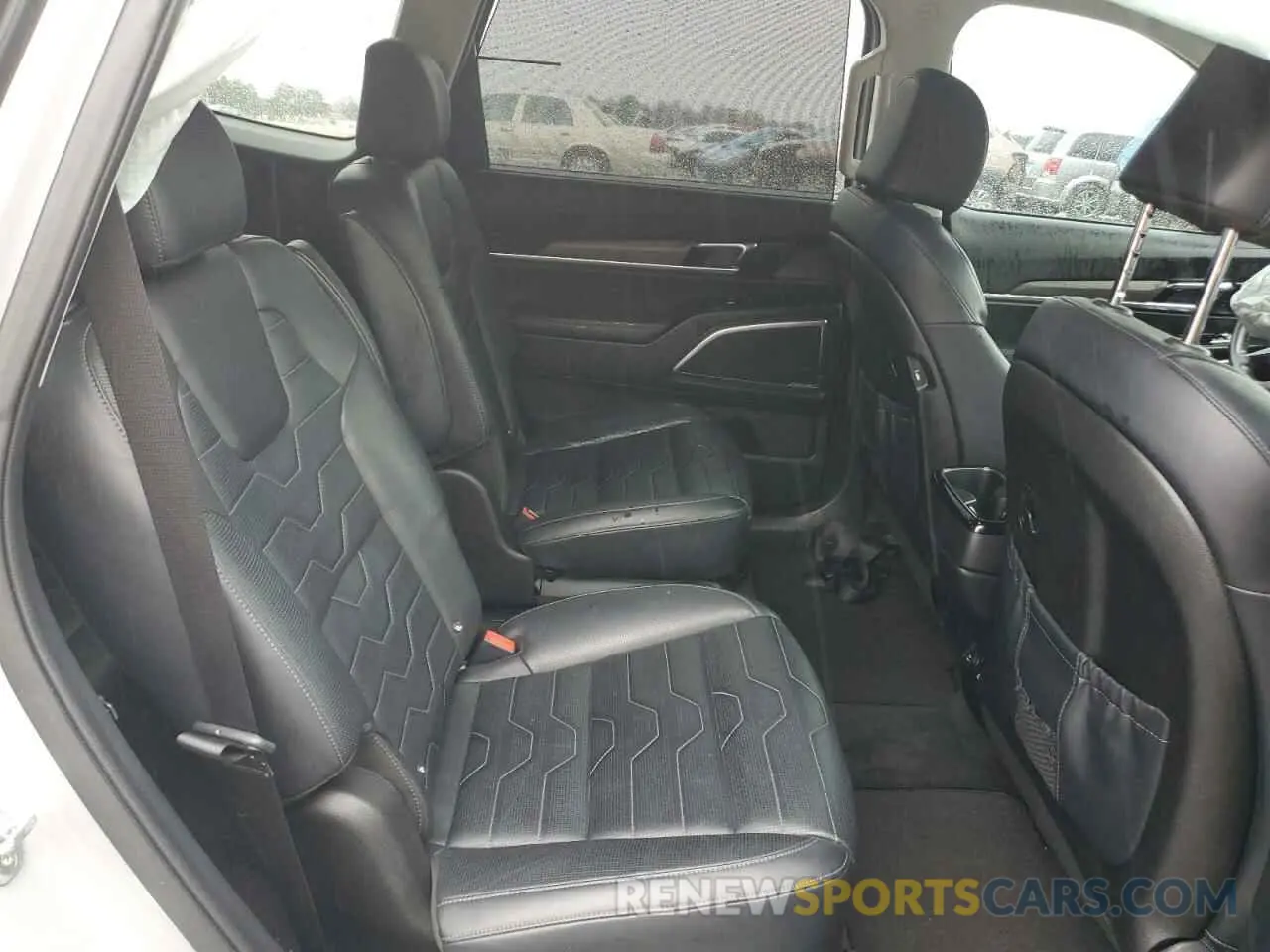 11 Photograph of a damaged car 5XYP5DHCXNG223489 KIA TELLURIDE 2022