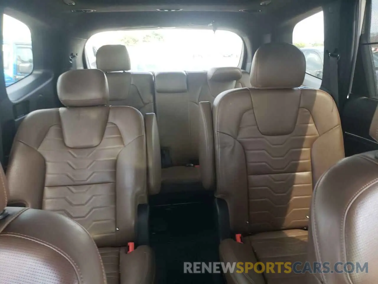 10 Photograph of a damaged car 5XYP5DHCXNG247033 KIA TELLURIDE 2022