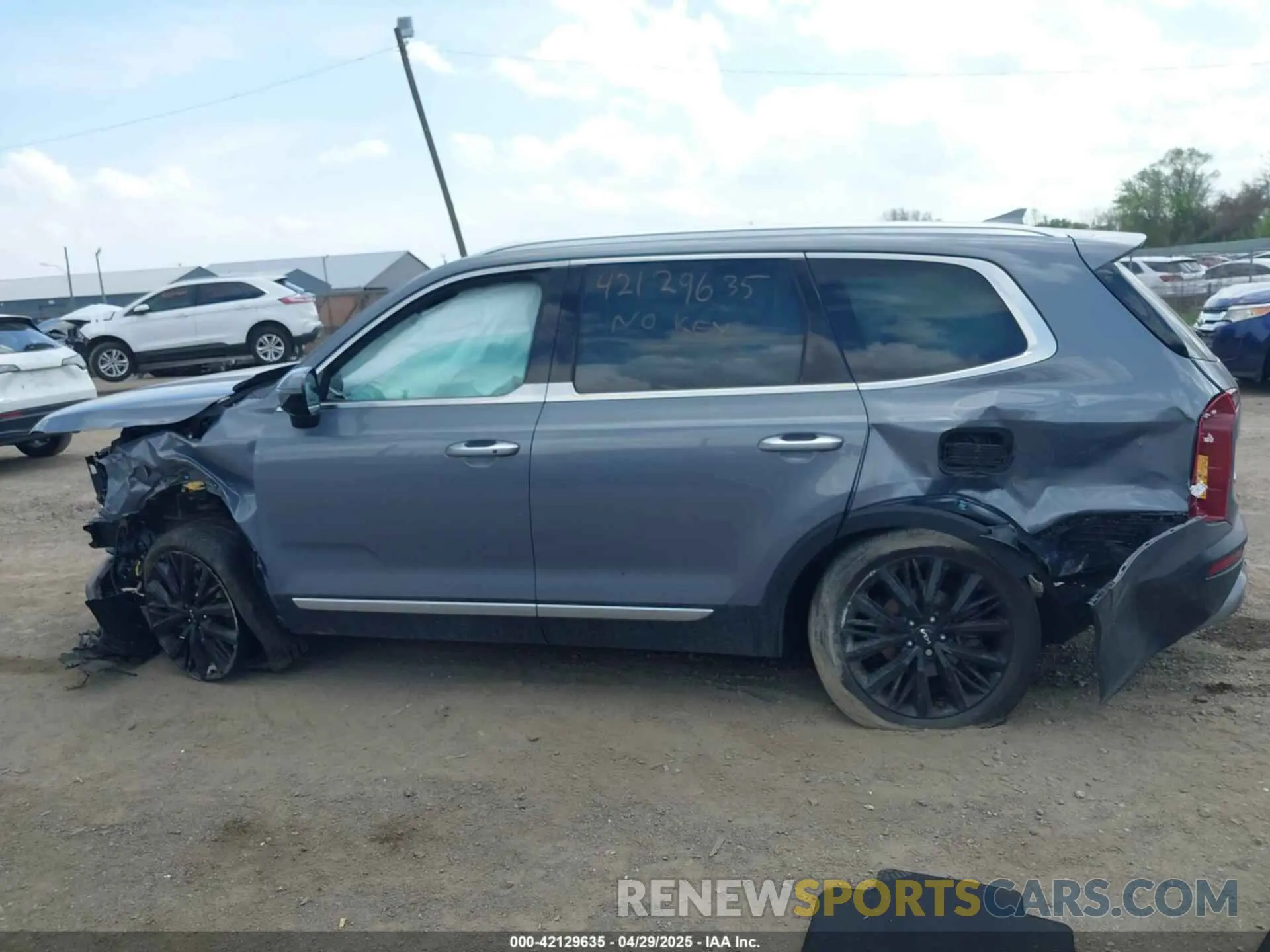 13 Photograph of a damaged car 5XYP5DHCXNG312382 KIA TELLURIDE 2022