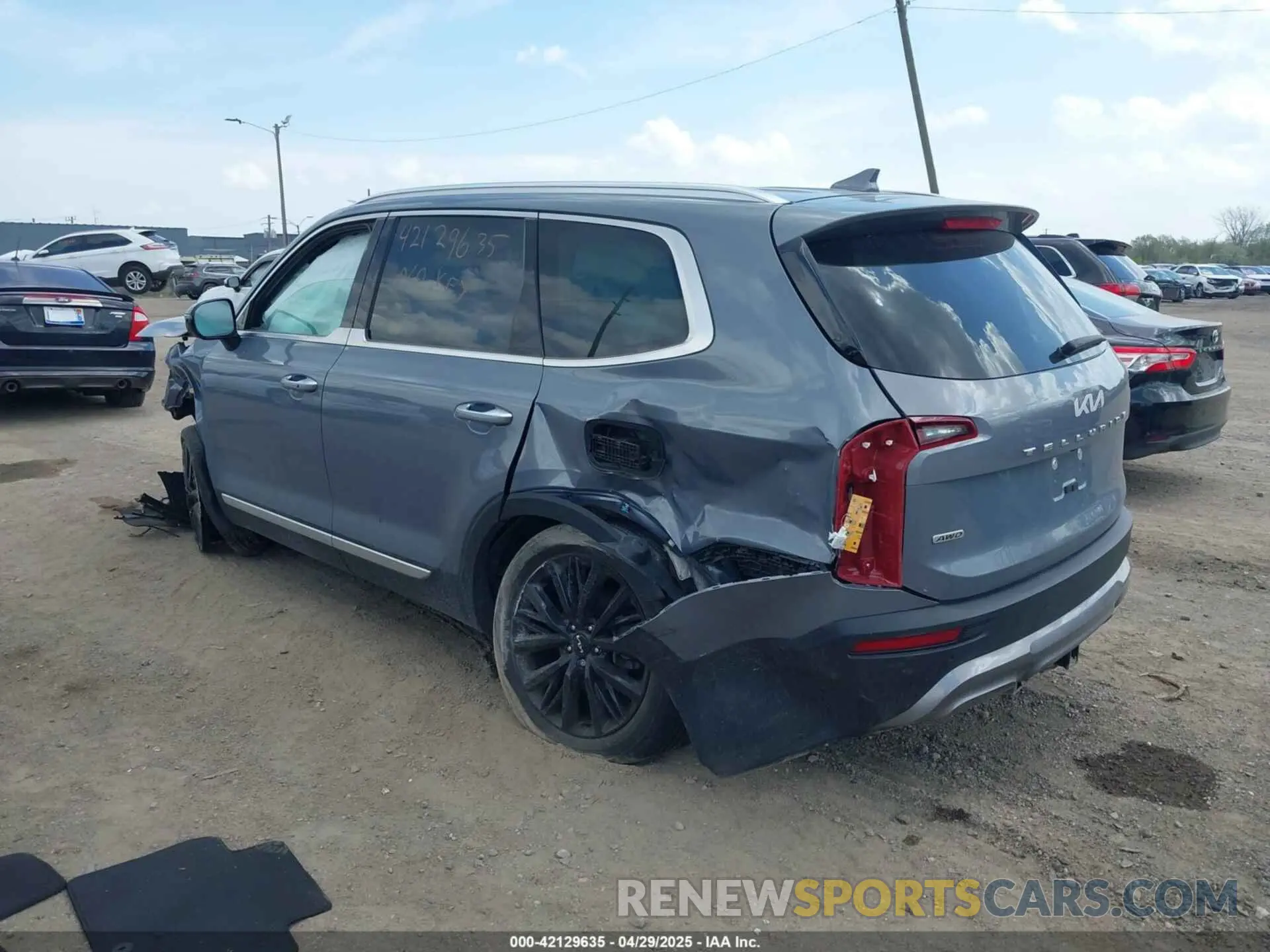 3 Photograph of a damaged car 5XYP5DHCXNG312382 KIA TELLURIDE 2022
