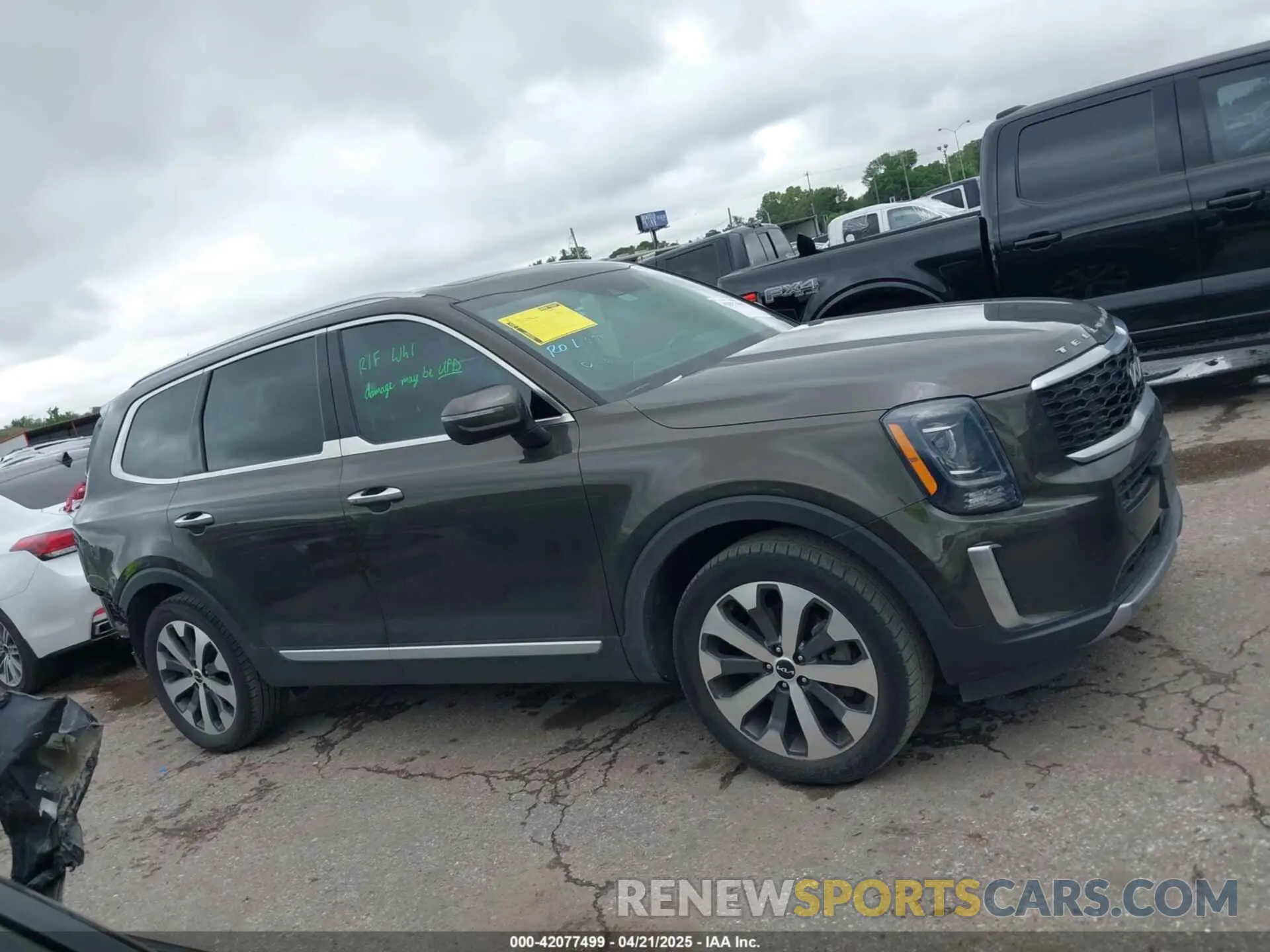 14 Photograph of a damaged car 5XYP64HC3NG256251 KIA TELLURIDE 2022