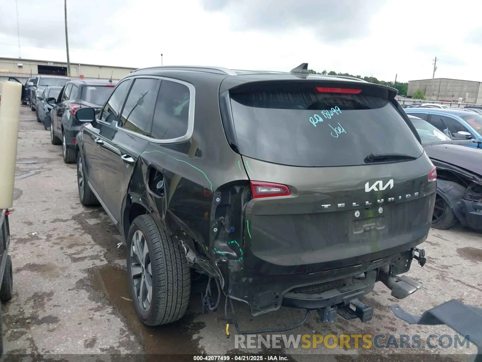 3 Photograph of a damaged car 5XYP64HC3NG256251 KIA TELLURIDE 2022