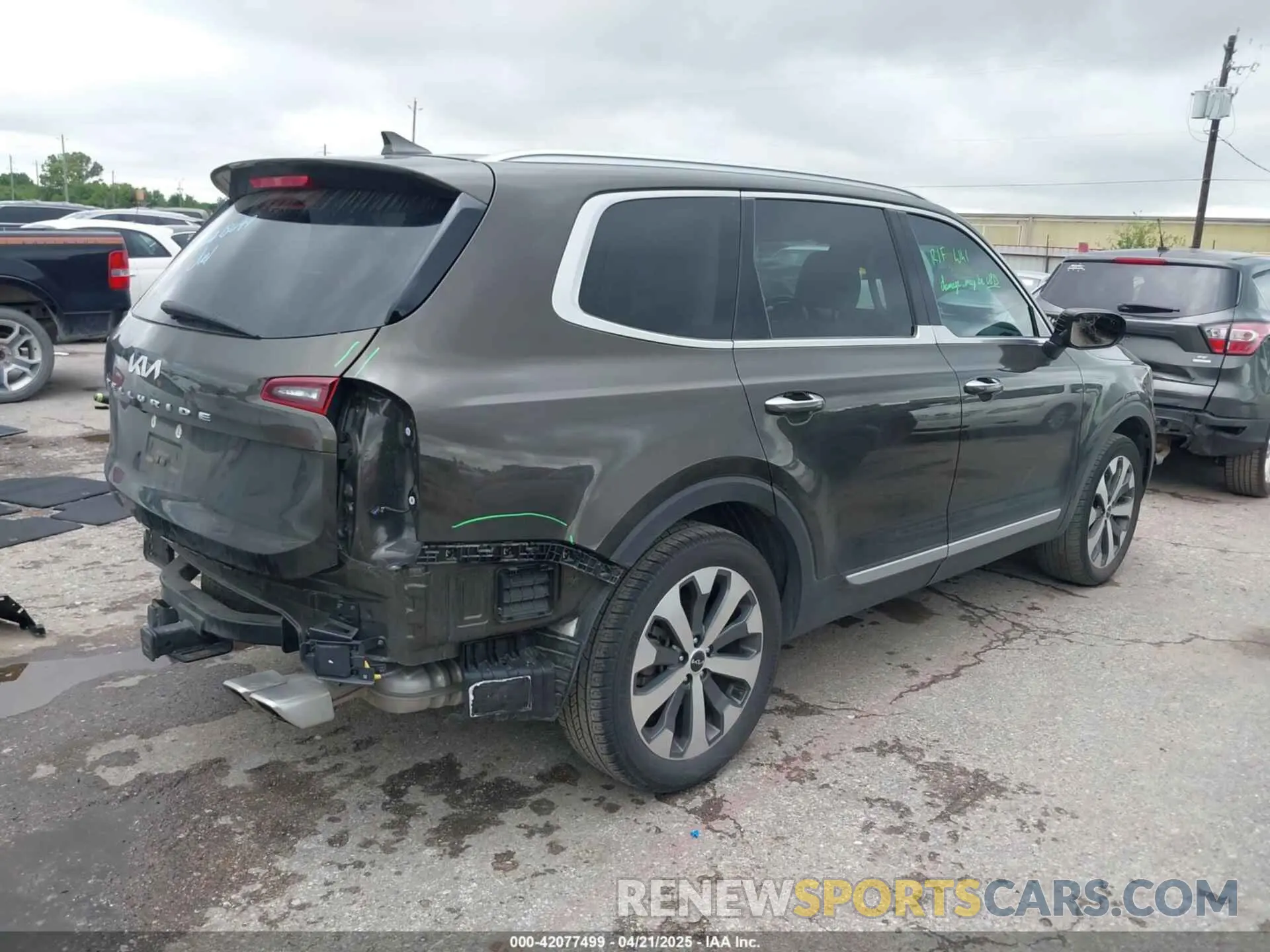 4 Photograph of a damaged car 5XYP64HC3NG256251 KIA TELLURIDE 2022