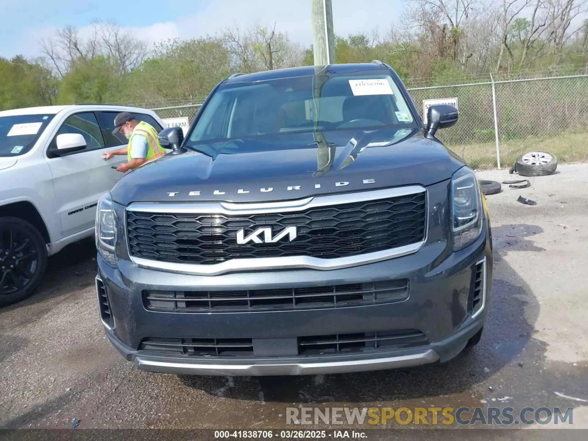 13 Photograph of a damaged car 5XYP64HC6NG232543 KIA TELLURIDE 2022