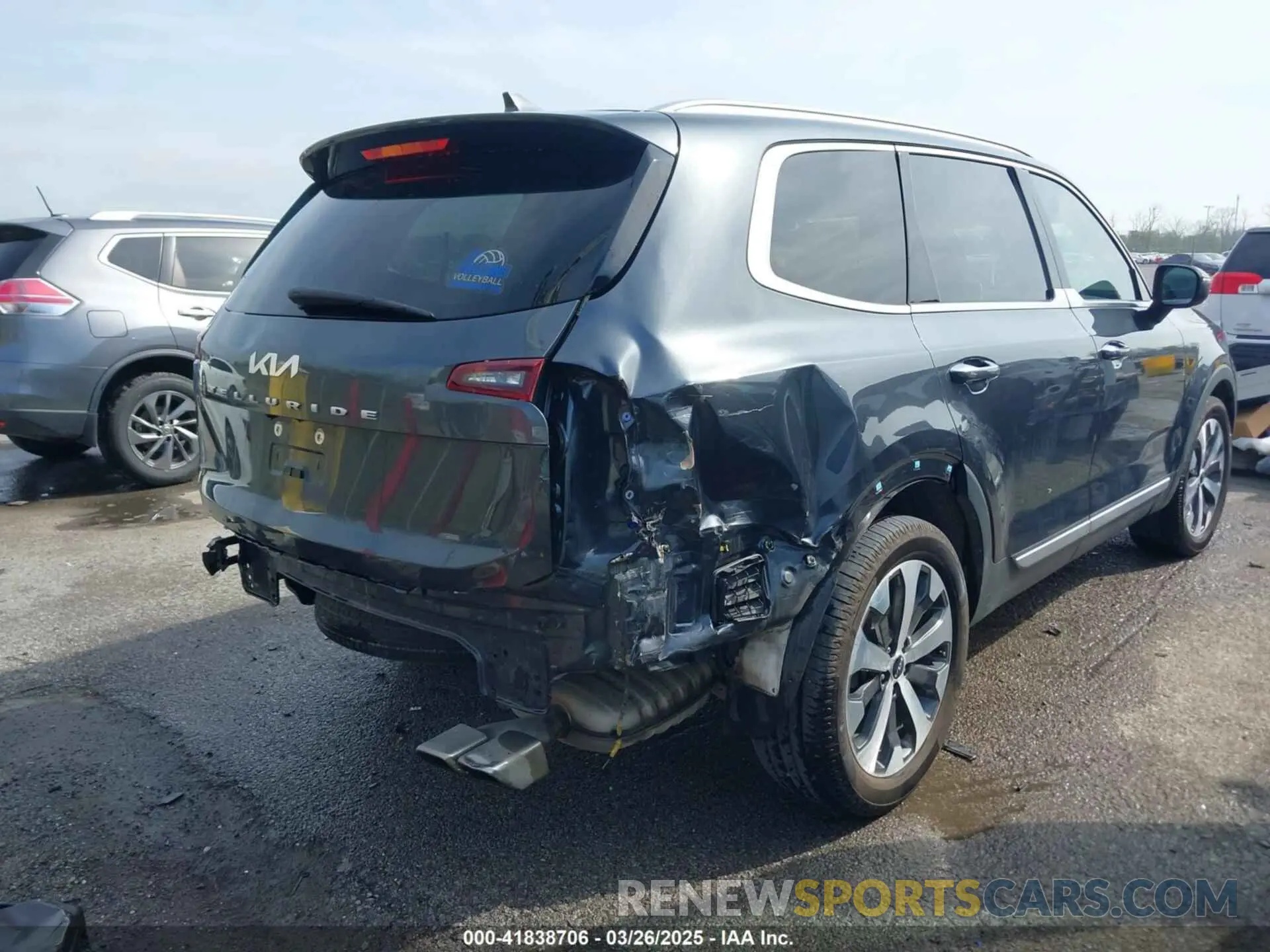 4 Photograph of a damaged car 5XYP64HC6NG232543 KIA TELLURIDE 2022