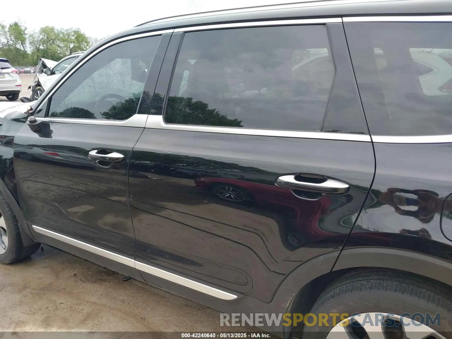 18 Photograph of a damaged car 5XYP64HC6NG261279 KIA TELLURIDE 2022