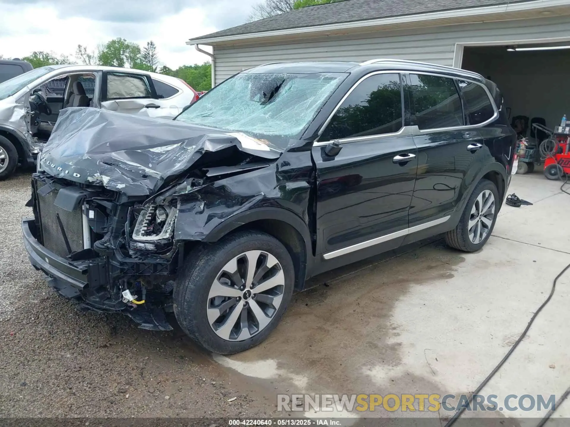 2 Photograph of a damaged car 5XYP64HC6NG261279 KIA TELLURIDE 2022