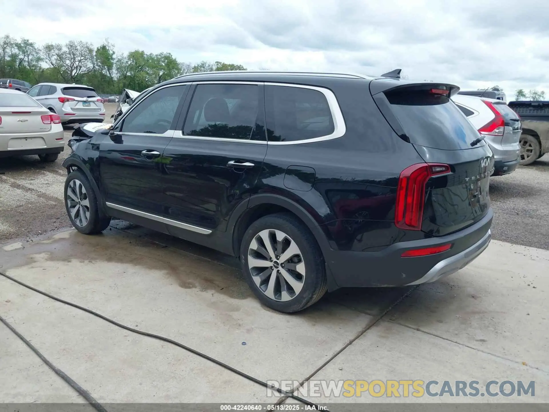 3 Photograph of a damaged car 5XYP64HC6NG261279 KIA TELLURIDE 2022