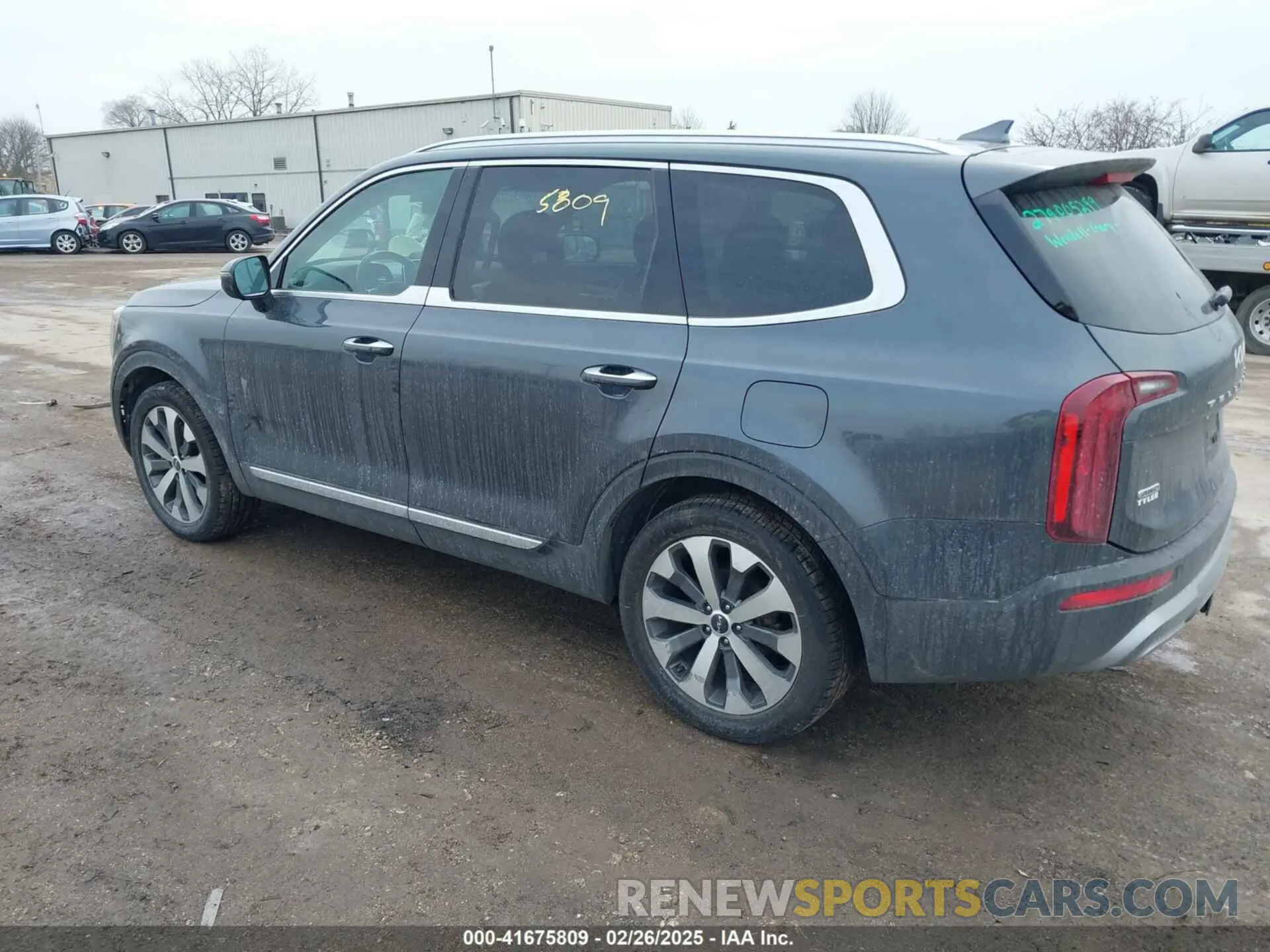 3 Photograph of a damaged car 5XYP6DHC1NG233633 KIA TELLURIDE 2022