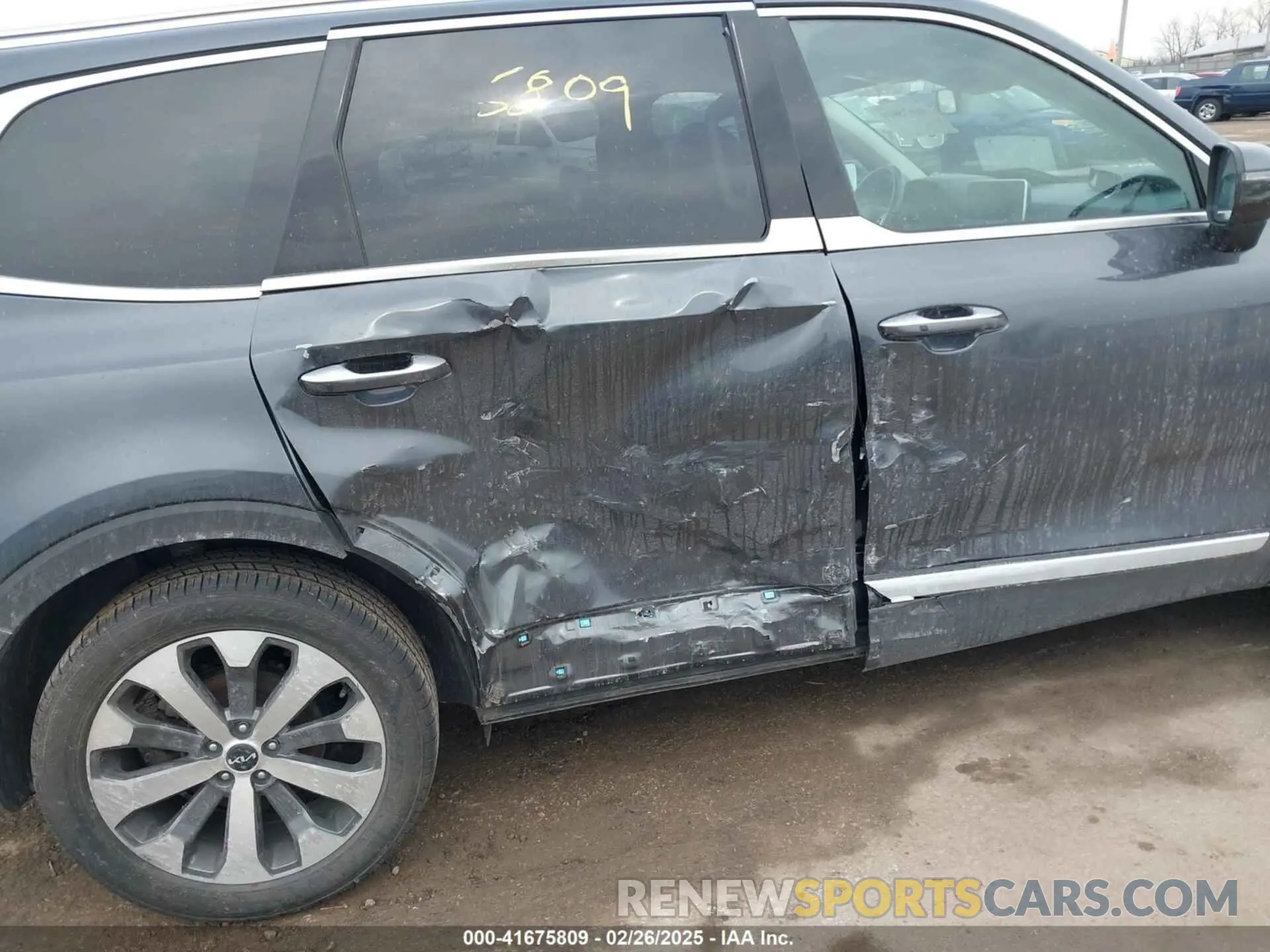 6 Photograph of a damaged car 5XYP6DHC1NG233633 KIA TELLURIDE 2022