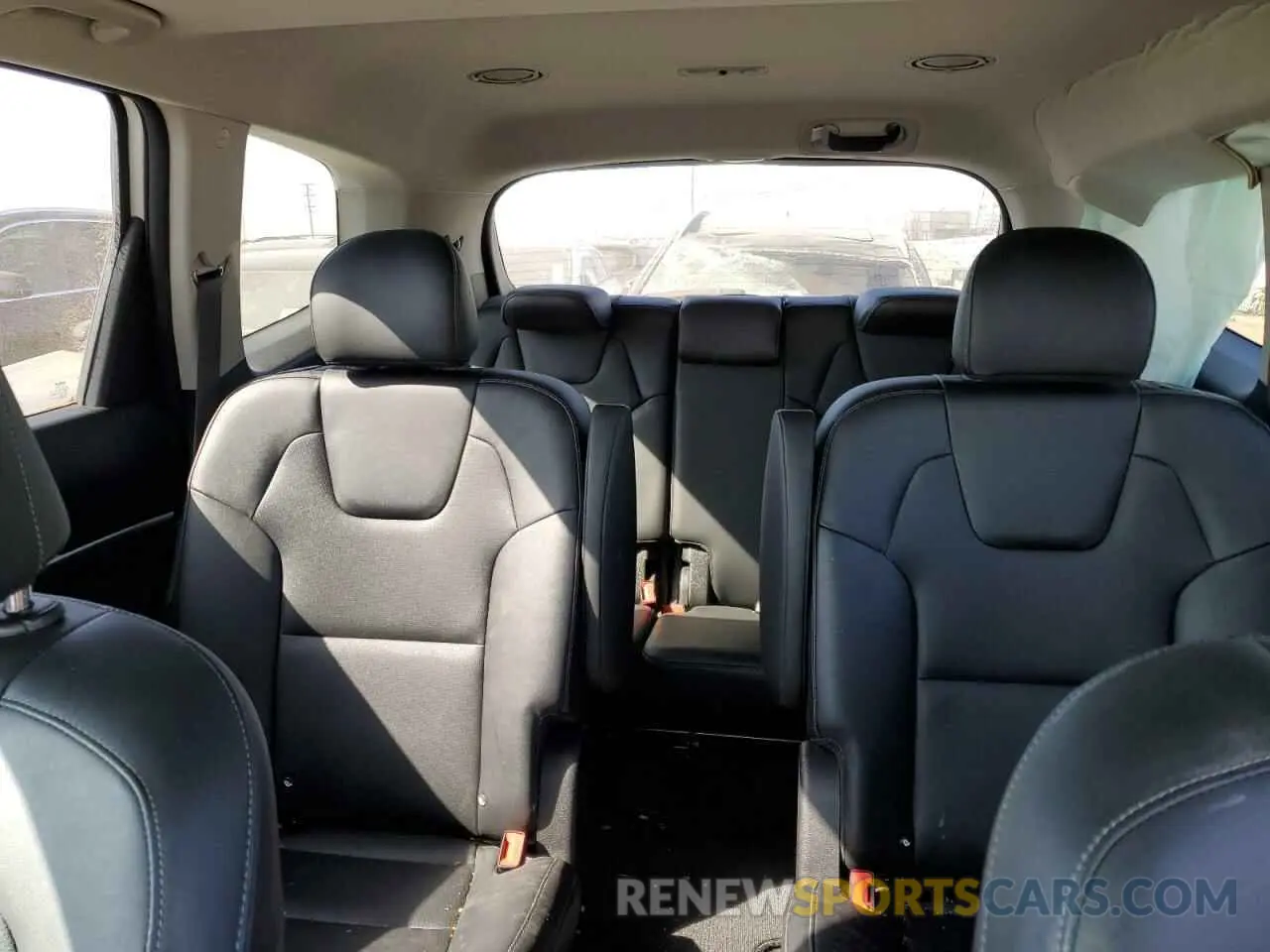 10 Photograph of a damaged car 5XYP6DHC1NG324448 KIA TELLURIDE 2022