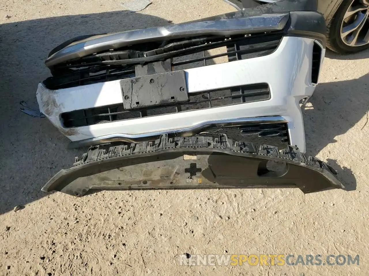 13 Photograph of a damaged car 5XYP6DHC2NG241756 KIA TELLURIDE 2022
