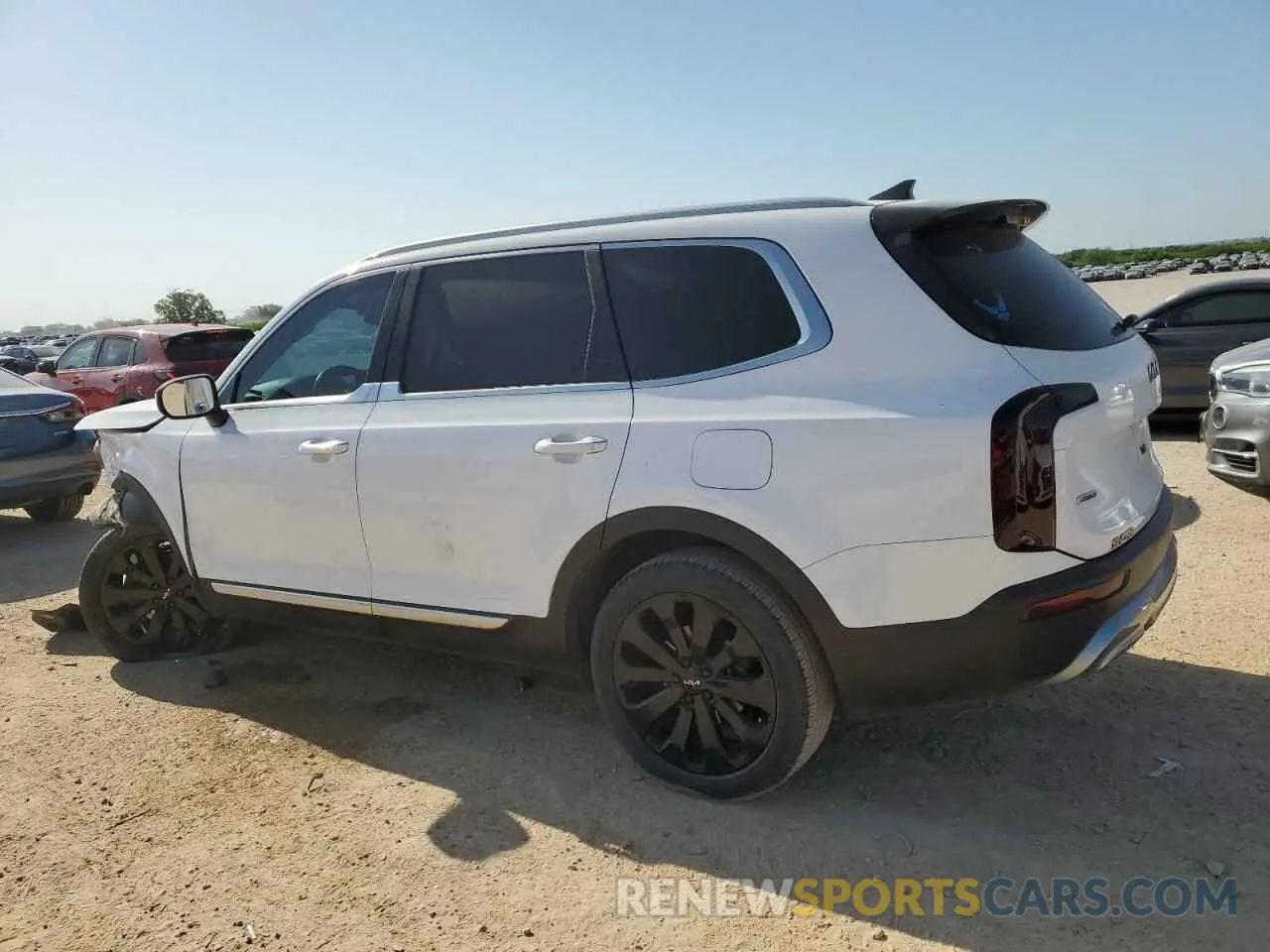 2 Photograph of a damaged car 5XYP6DHC2NG241756 KIA TELLURIDE 2022