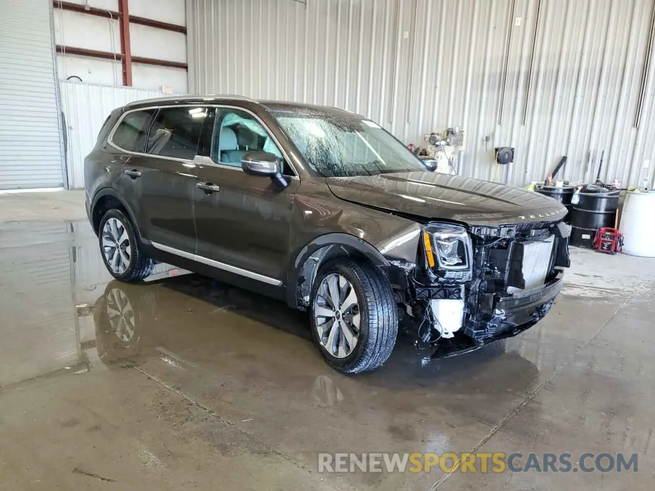 4 Photograph of a damaged car 5XYP6DHC2NG285465 KIA TELLURIDE 2022
