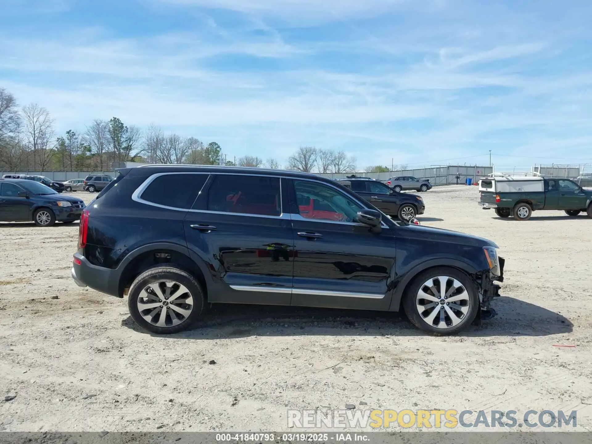 13 Photograph of a damaged car 5XYP6DHC3NG239238 KIA TELLURIDE 2022