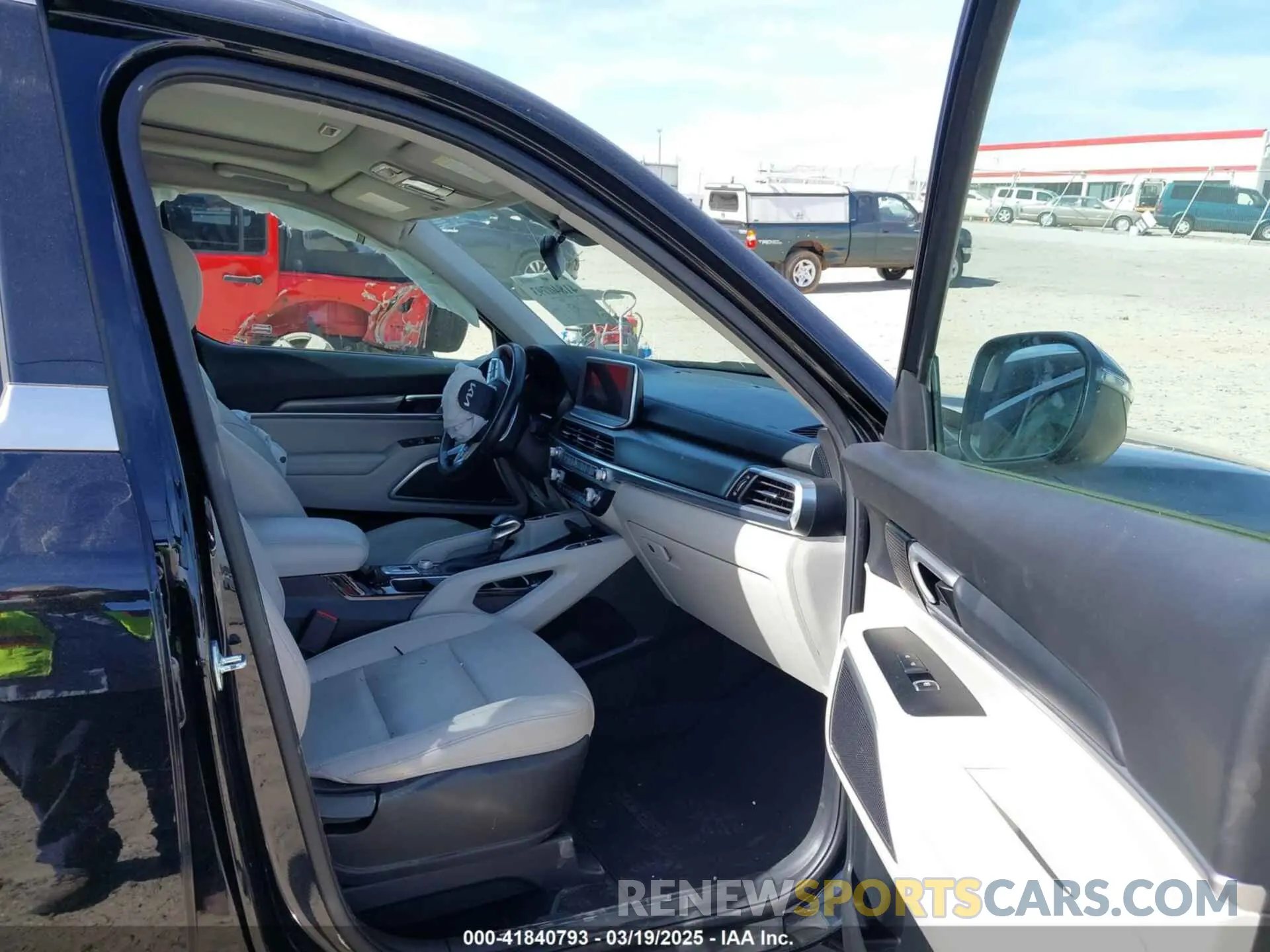 5 Photograph of a damaged car 5XYP6DHC3NG239238 KIA TELLURIDE 2022