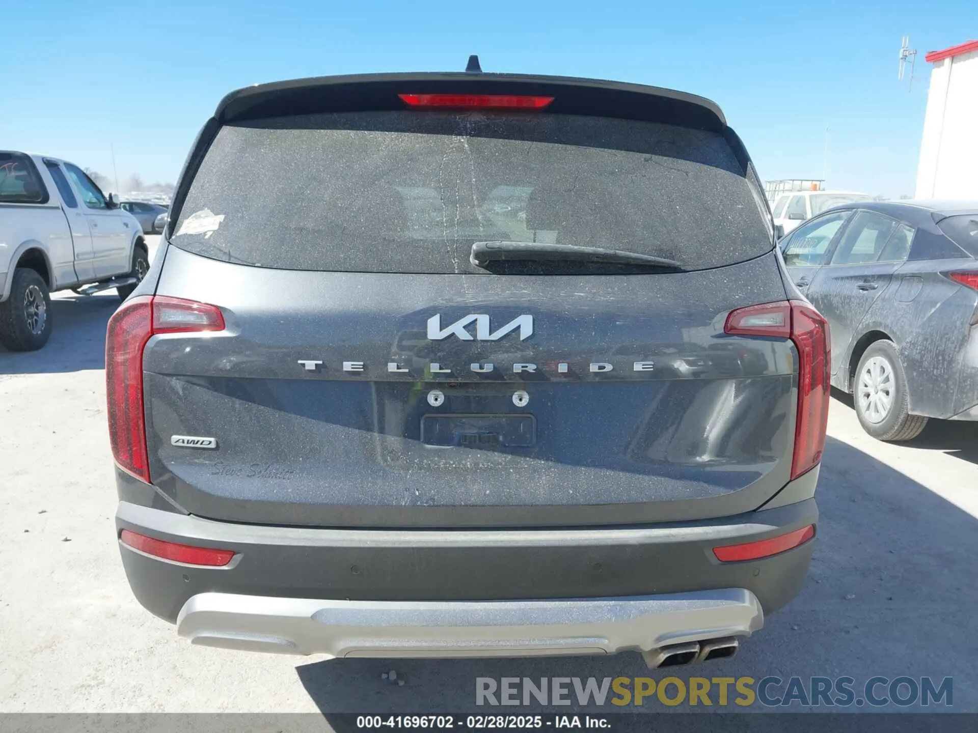 16 Photograph of a damaged car 5XYP6DHC6NG236642 KIA TELLURIDE 2022