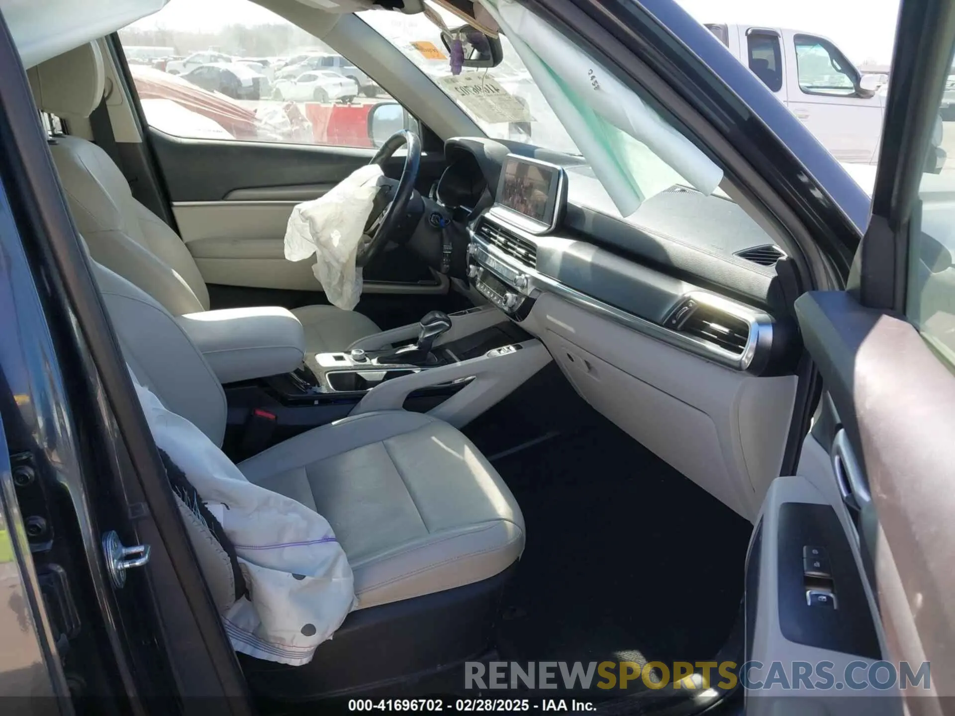 5 Photograph of a damaged car 5XYP6DHC6NG236642 KIA TELLURIDE 2022