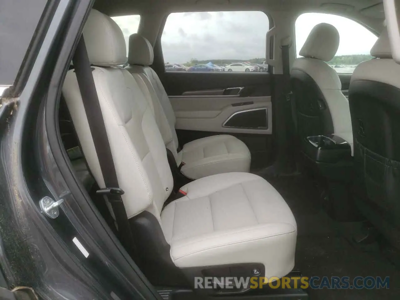 11 Photograph of a damaged car 5XYP6DHC6NG240156 KIA TELLURIDE 2022
