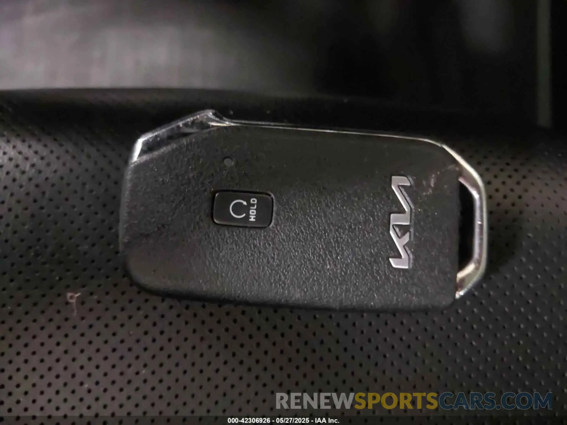 11 Photograph of a damaged car 5XYP6DHC6NG258835 KIA TELLURIDE 2022