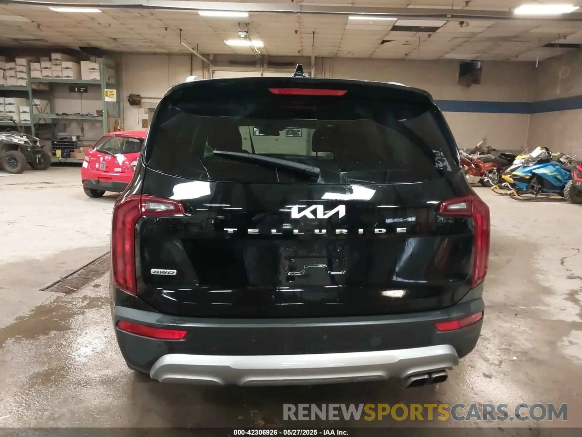 17 Photograph of a damaged car 5XYP6DHC6NG258835 KIA TELLURIDE 2022