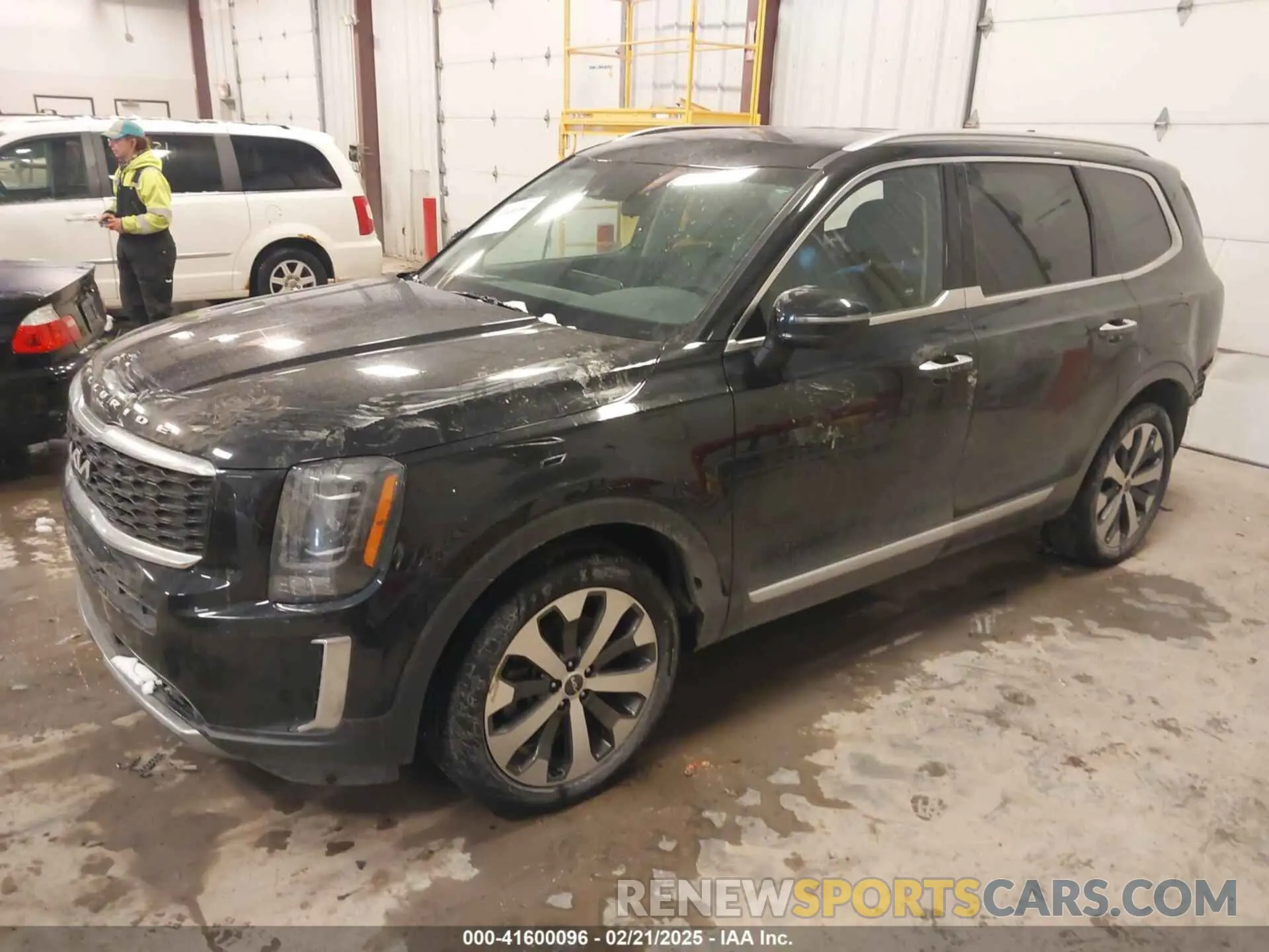 2 Photograph of a damaged car 5XYP6DHC7NG222796 KIA TELLURIDE 2022