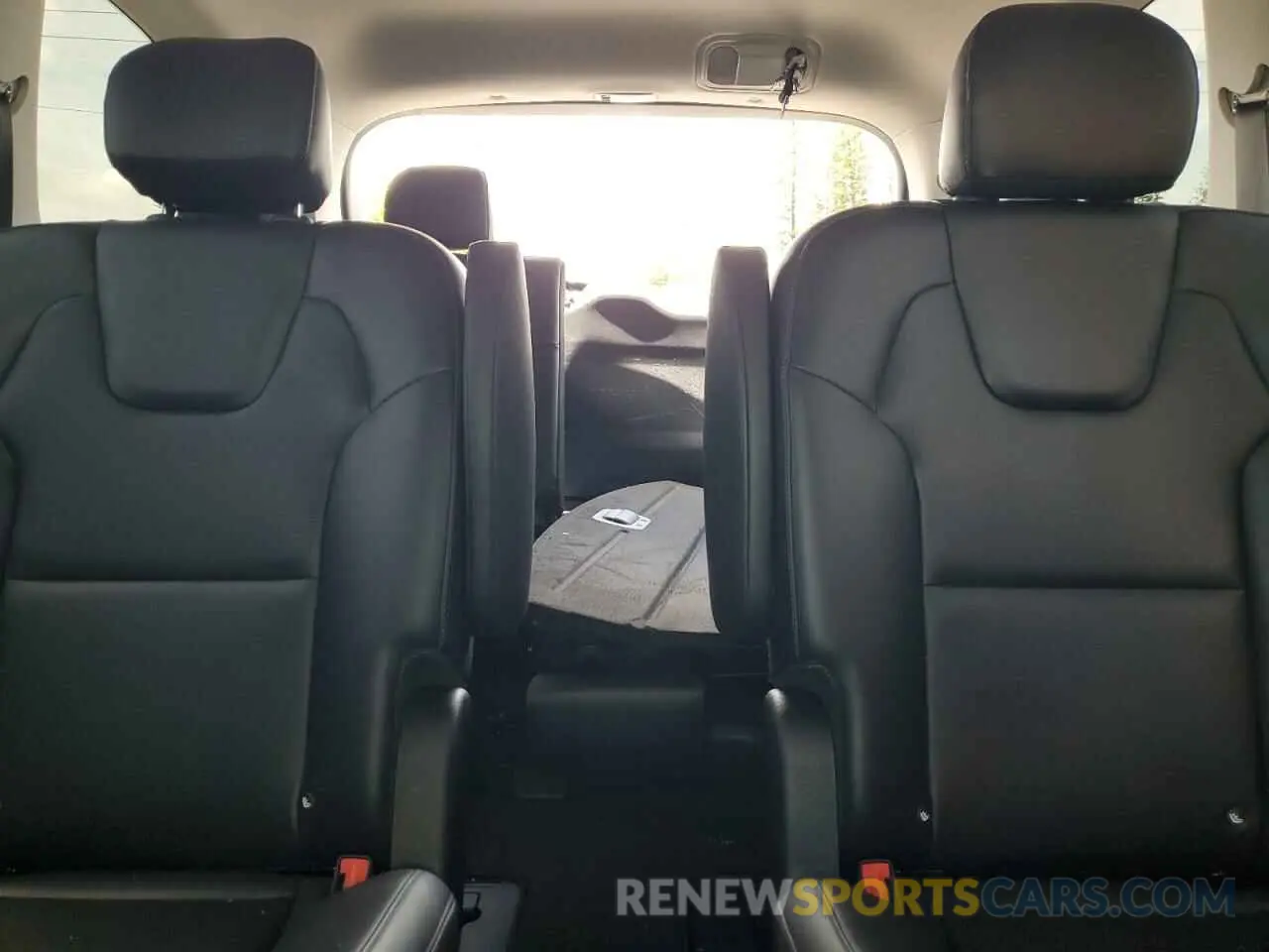 10 Photograph of a damaged car 5XYP6DHC7NG241722 KIA TELLURIDE 2022